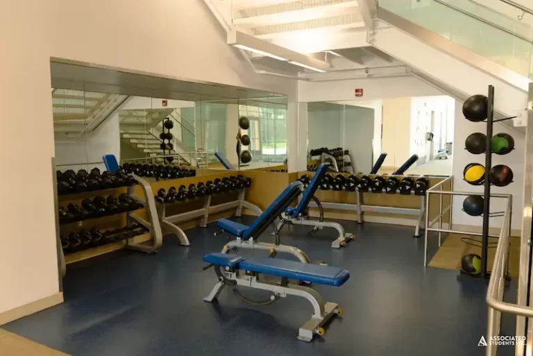 benches with dumbells