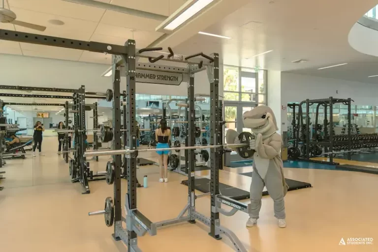 Elbee at the squat rack