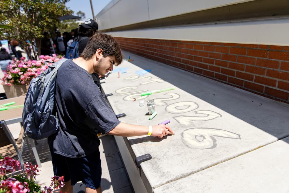 writing on ledge at Noontime Recess